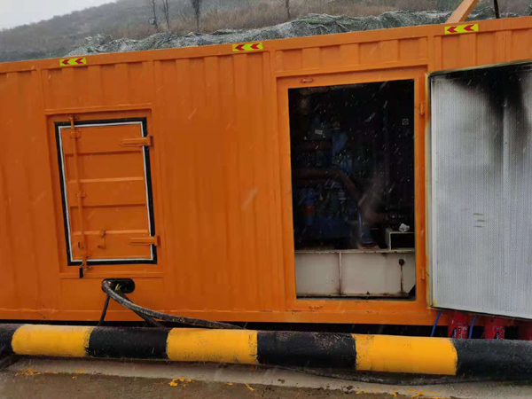 青岛发电机出租 柴油发电机组电压低报警怎么办？