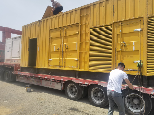 青岛发电机出租100KW发电机需要什么规格的电缆线？